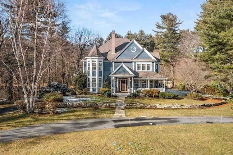 72 Old Elm Way Hopkinton, MA 01748
