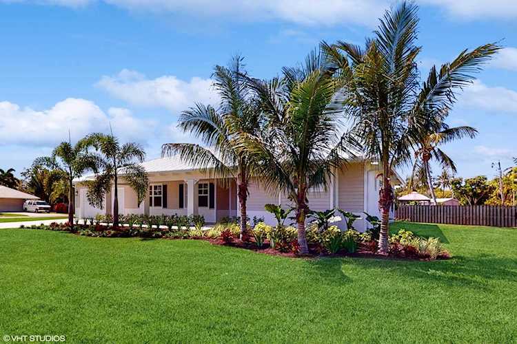 5631 SE Hull Street Stuart, FL 34997