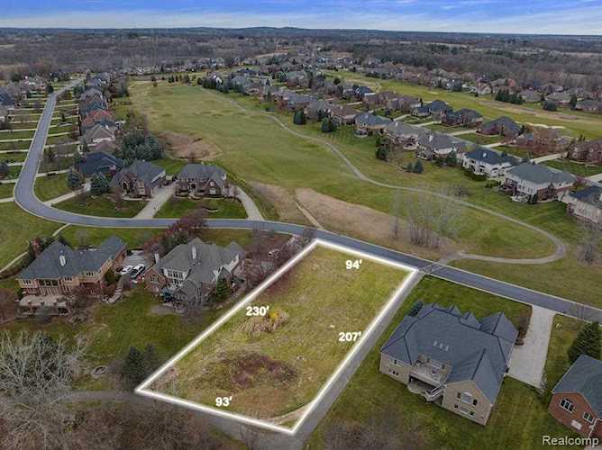2670 Spyglass Dr, Oakland, MI 48363 in Twin Lakes Occpn 1090|Oakland MLS# 60173587 Photo 1