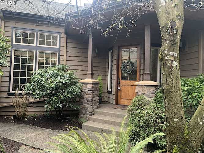 5290 Childs RD Lake Oswego, OR 97035