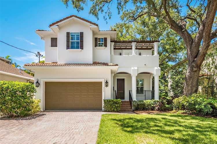 679 Geneva PLACE Tampa, FL 33606