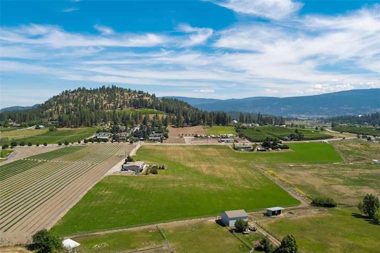 2335 Scenic Road Kelowna, BC V1V2C8