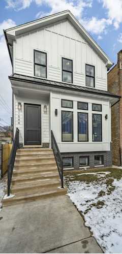 1827 W School St Chicago, IL 60657