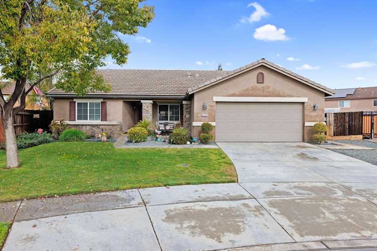 3309 S Maple St Visalia, CA 93292 | MLS 222045 Photo 1