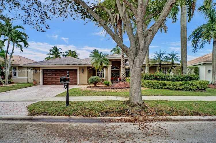 3749 Oak Ridge Ln Weston, FL 33331