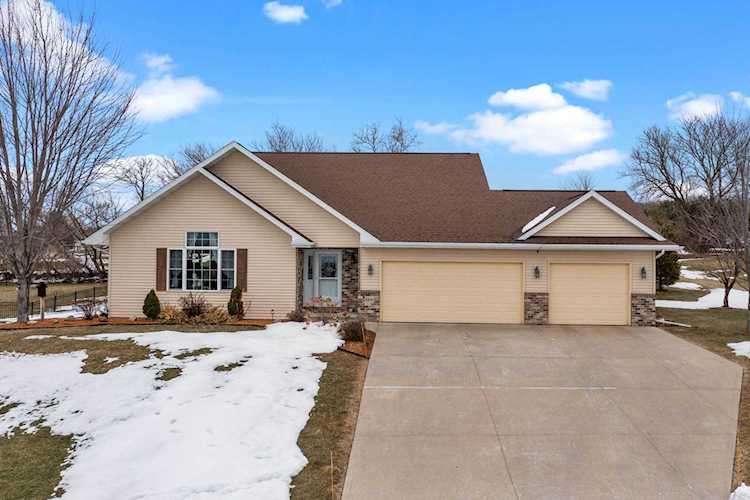 N8361 Beachview Dr Fond Du Lac, Town of Taycheedah, WI 54937