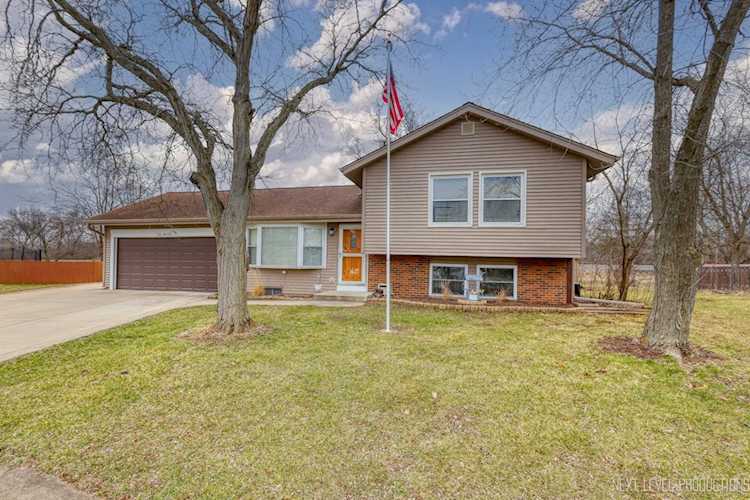 30W301 Whitehall Ct Warrenville, IL 60555