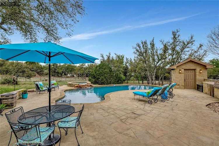 101 Jenkins Davis RD Liberty Hill, TX 78642