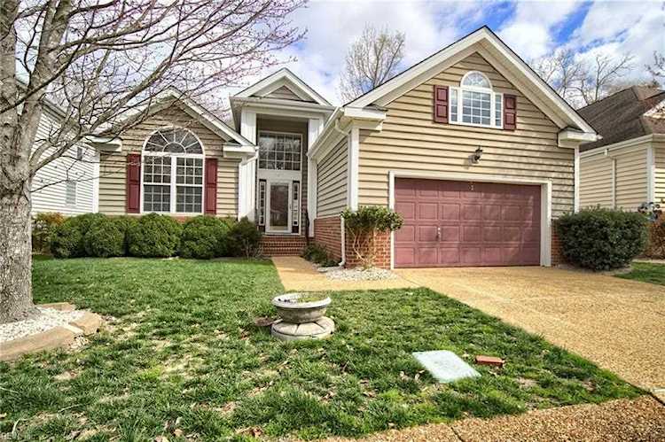 5277 Queen Bishop Ln Williamsburg, VA 23185