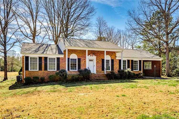 3372 Lewis B Puller Memorial Hwy Saluda, VA 23149