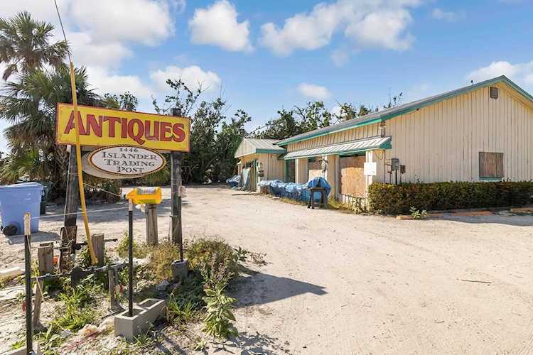 1446 and 1444 Periwinkle Way Sanibel, FL 33957