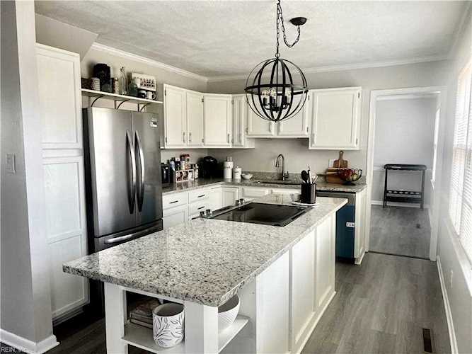 629 Mango Dr Virginia Beach, VA 23452