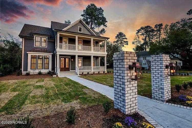 Real Estate & property in Wilmington NC at 1121 Country Club Rd the latest price of $1,500,000 in Zipcode 28403 Photo 1
