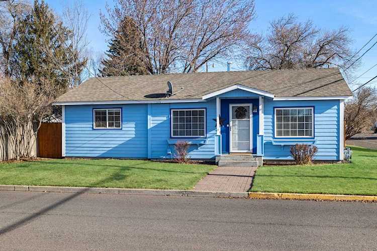 97 SE 9th St Madras, OR 97741