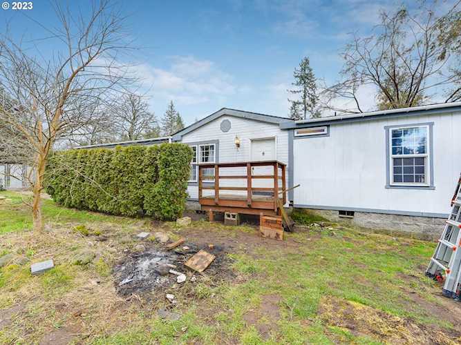 453 SW Hawthorn RD Estacada, OR 97023
