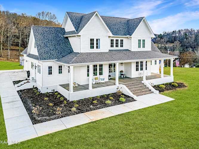 130 Hendren Ln Clinton, TN 37716