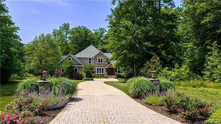 7300 Crush Ct New Kent, VA 23124