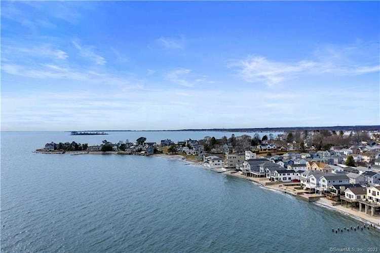 31 Deerfield Avenue Milford, CT 06460
