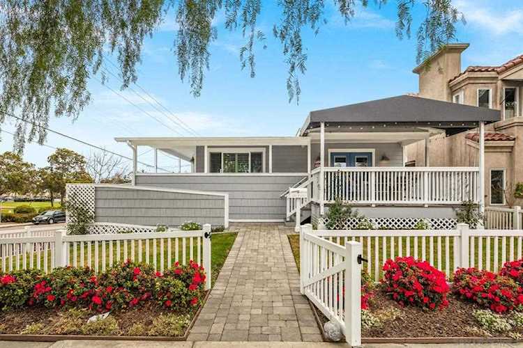 205 B Ave Coronado, CA 92118
