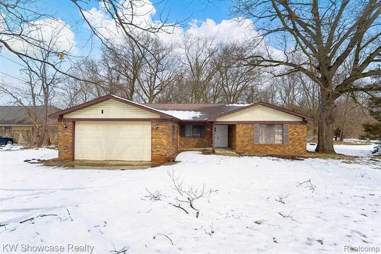 740 Glengary Rd Commerce Twp, MI 48390