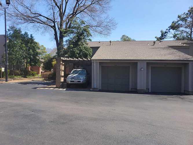 844 Creekside Dr Memphis, TN 38117