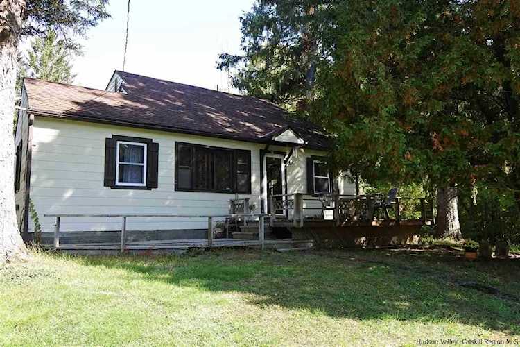 284 Bush Rd Stone Ridge, NY 12484