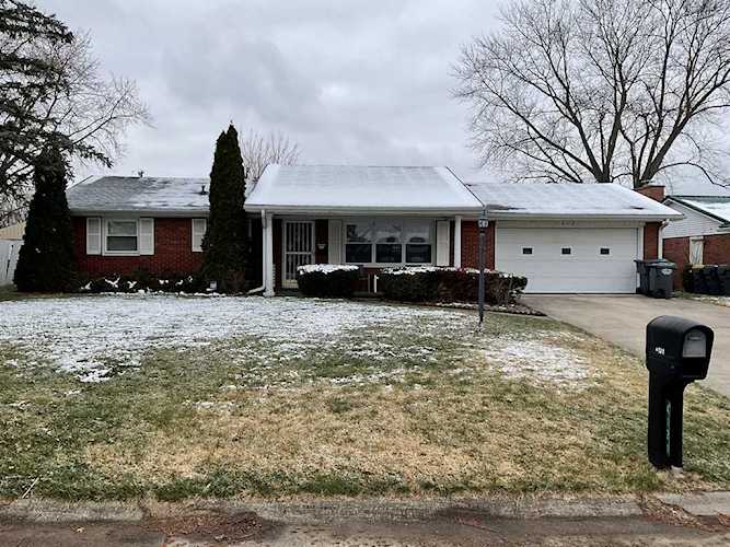 4121 Greenfield Dr Anderson, IN 46013 | MLS 21910163 Photo 1