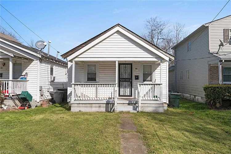 12 Maplewood St Hampton, VA 23669