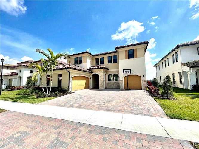 9160 W Parkland Bay Trail Parkland, FL 33076