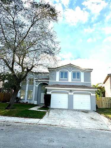 1717 SW 108th Way Davie, FL 33324