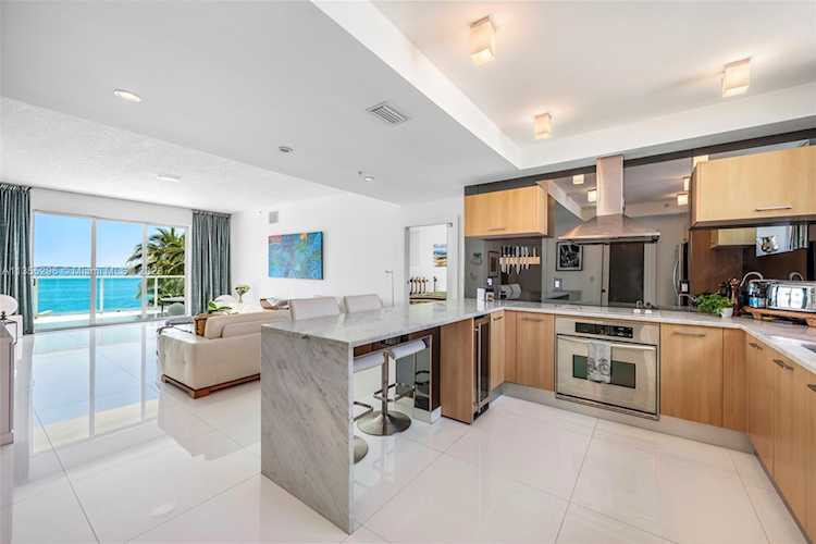 1910 Bay Dr #303 Miami Beach, FL 33141