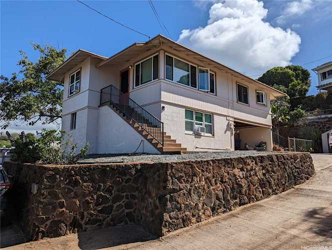 3696 Crater Road Honolulu, HI 96816