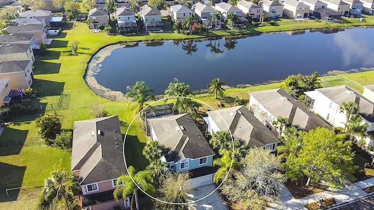 7036 Chatum Light RUN Bradenton, FL 34212