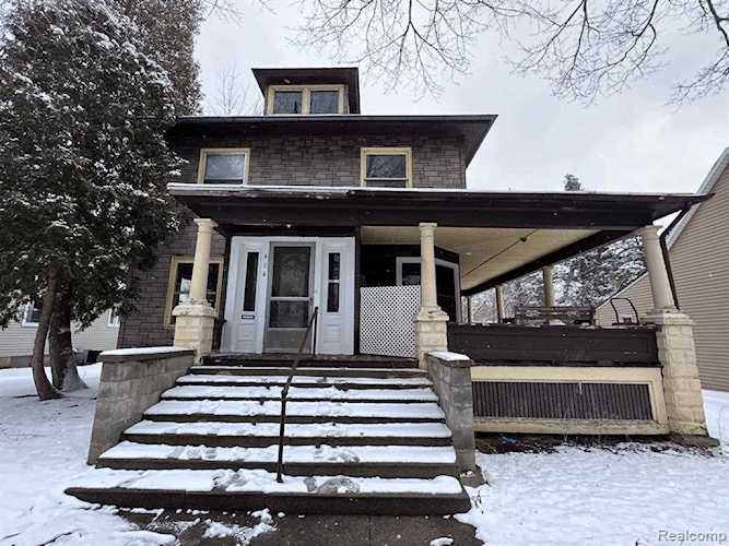 414 N Saginaw Owosso, MI 48867