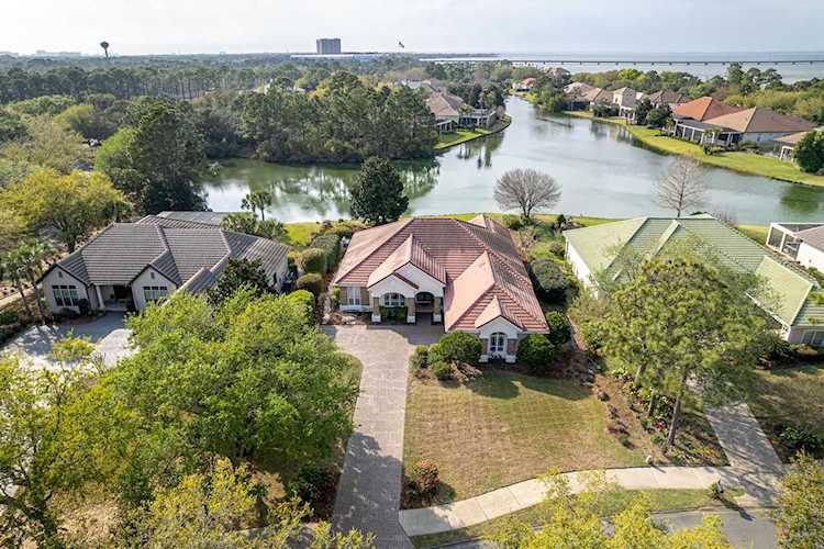 489 Captains Circle Destin, FL 32541