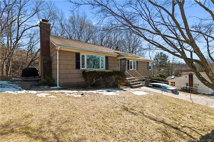 54 Piping Rock Drive Waterbury, CT 06706