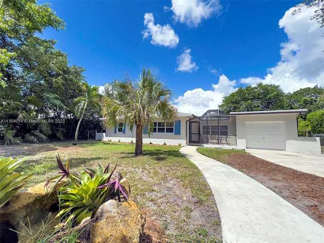 10520 SW 77th Ave Pinecrest, FL 33156