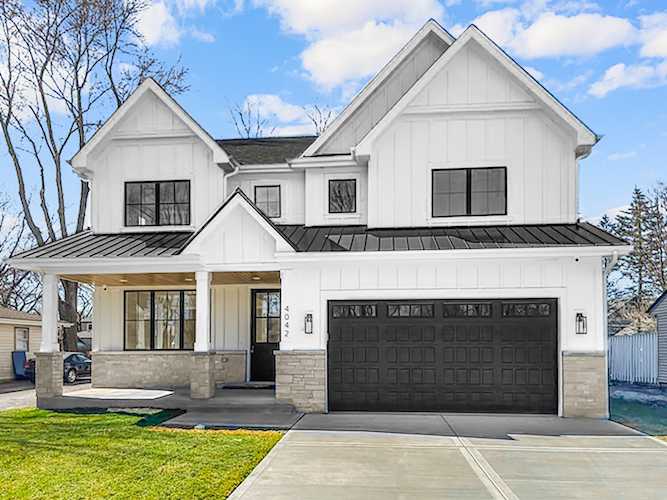 4042 Washington St Downers Grove, IL 60515