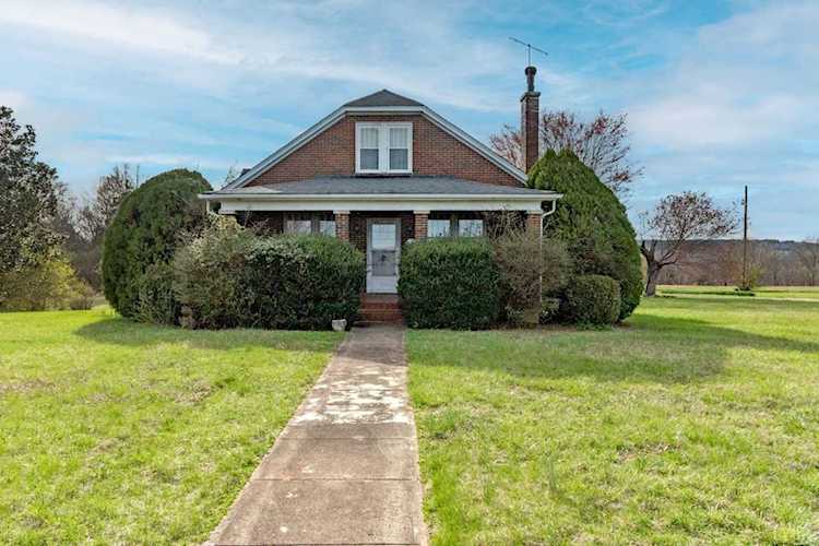 231 Epsons Rd Long Island, VA 24569