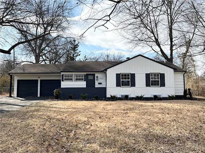 7651 Tomahawk Rd Prairie Village, KS 66208