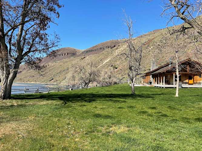 12893 Butte Creek Ln Fossil, OR 97830