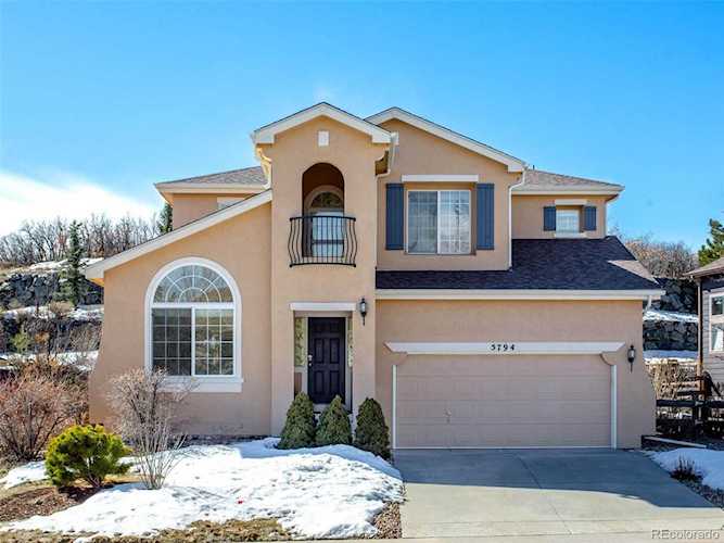 5794 Jasper Pointe Circle Castle Pines, CO 80108