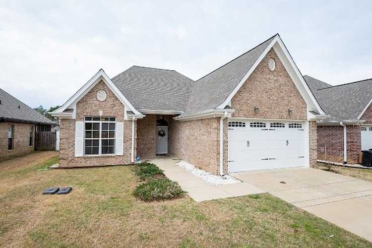 110 Edwin Ave Starkville, MS 39759