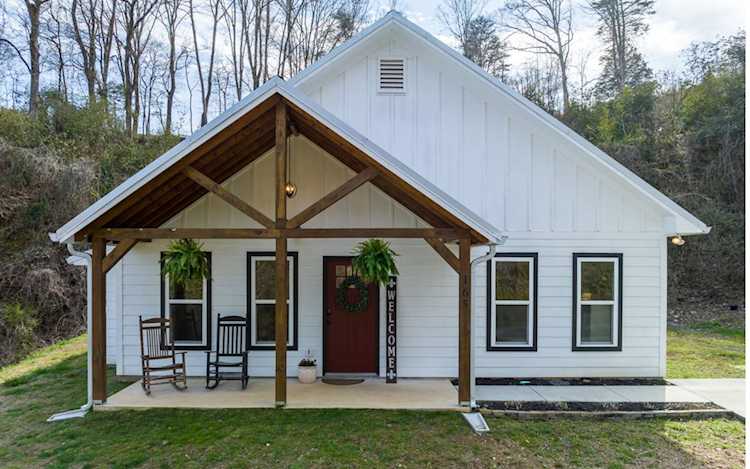 165 Logan Lane Ellijay, GA 30540