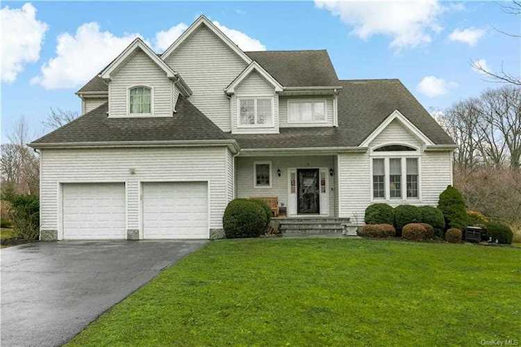 3 Vista Drive Baldwin Place, NY 10505