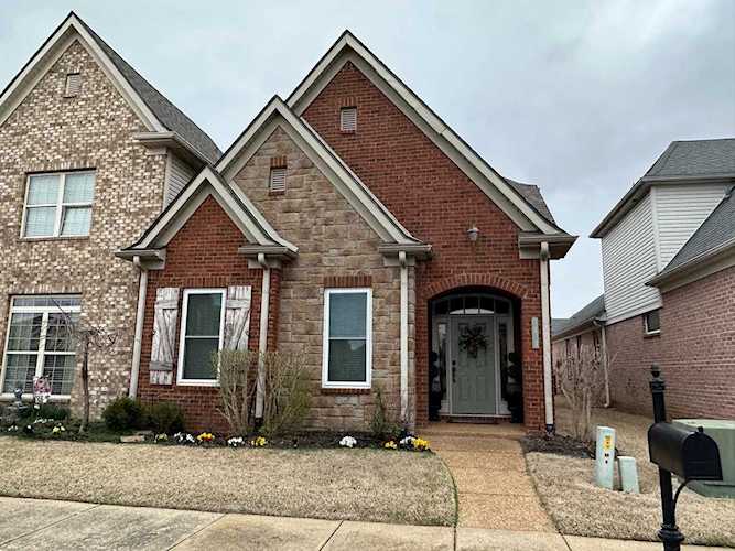 5498 Rams Horn Dr Millington, TN 38053