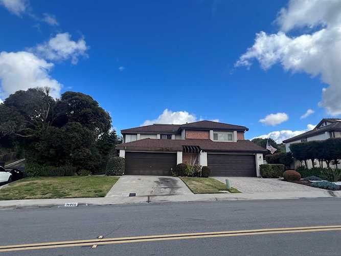 16055 Big Springs Way San Diego, CA 92127
