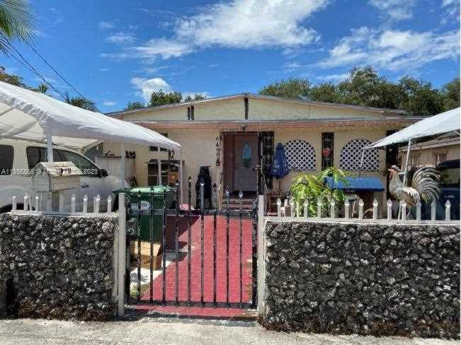 4490 NW 33rd Ave Miami, FL 33142