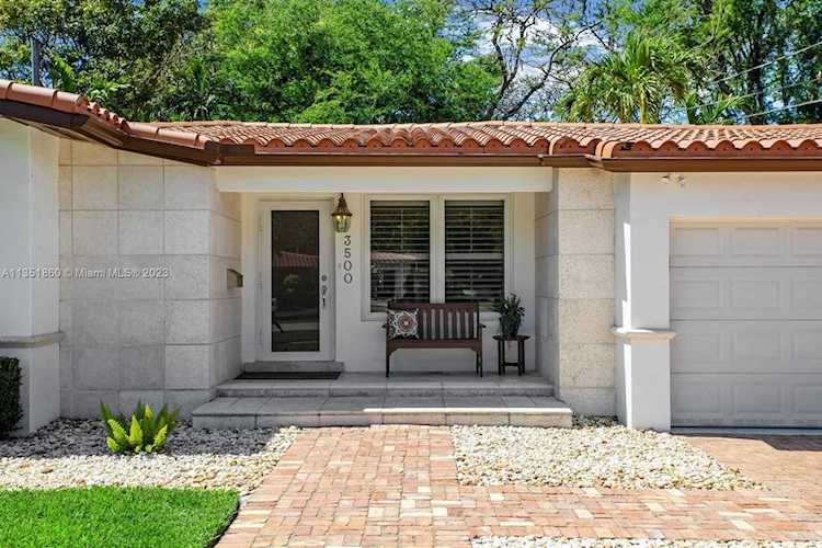 3500 Riviera Dr Coral Gables, FL 33134