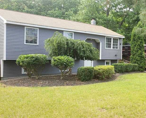 829 S. Mammoth Rd Manchester, NH 03109 | MLS 4942281 Photo 1